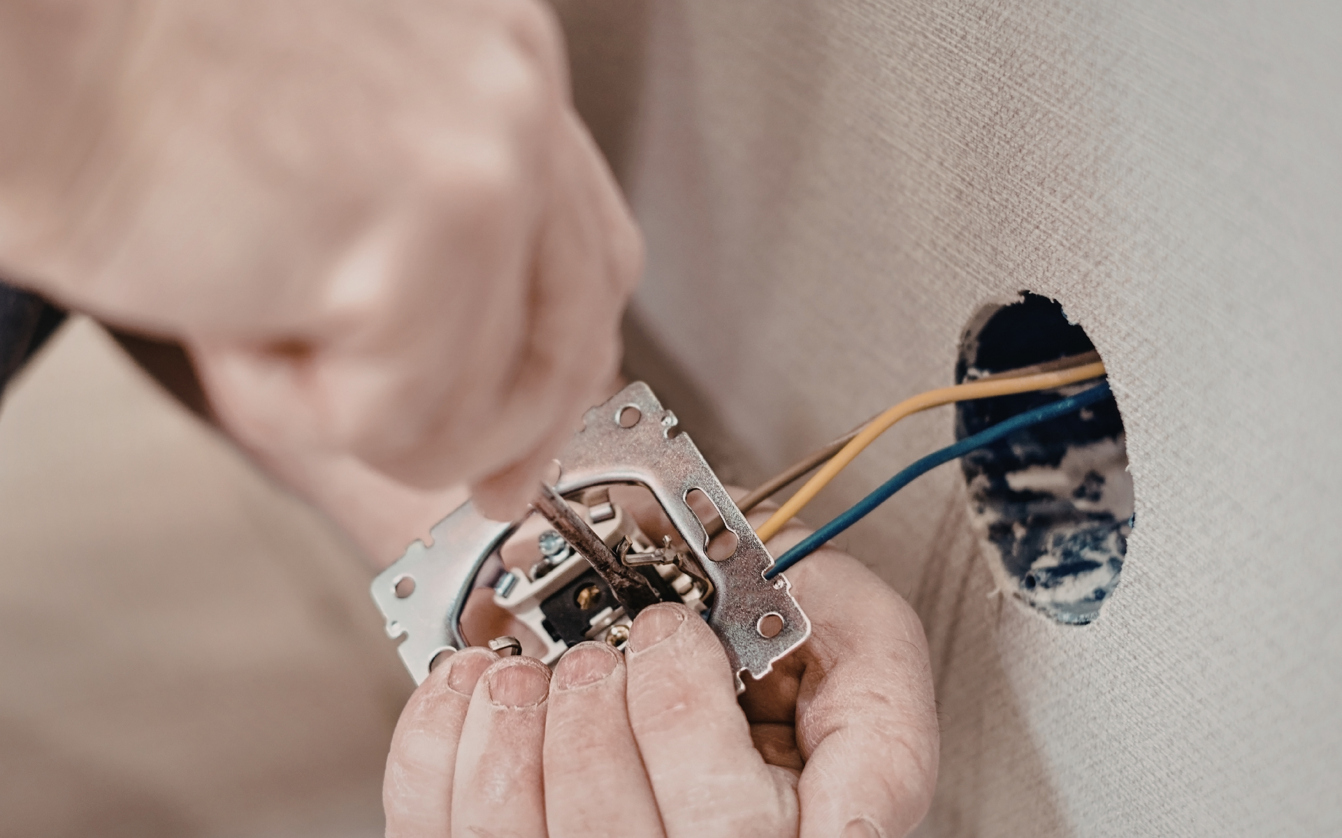 Electrical Wiring & Rewiring 4